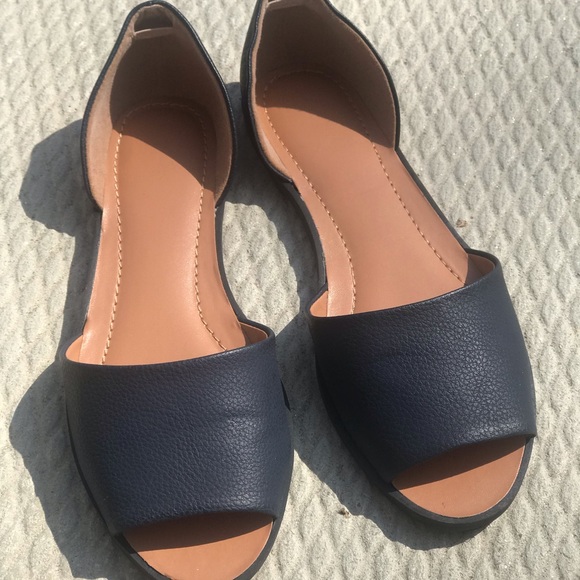 Toeless Flat - Picture 1 of 3